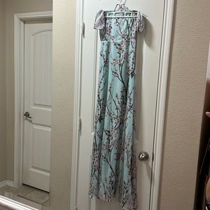 Boohoo maxi off the shoulder dress. Size 4, floral mint, brand new with tag.